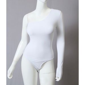 White half long sleeve body suit w/ snap closure